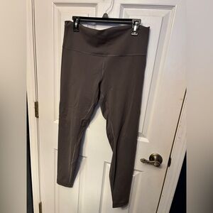 Lululemon Wunder Train High-Rise Tight 28"
Carob Brown Size 14. No inside tags.